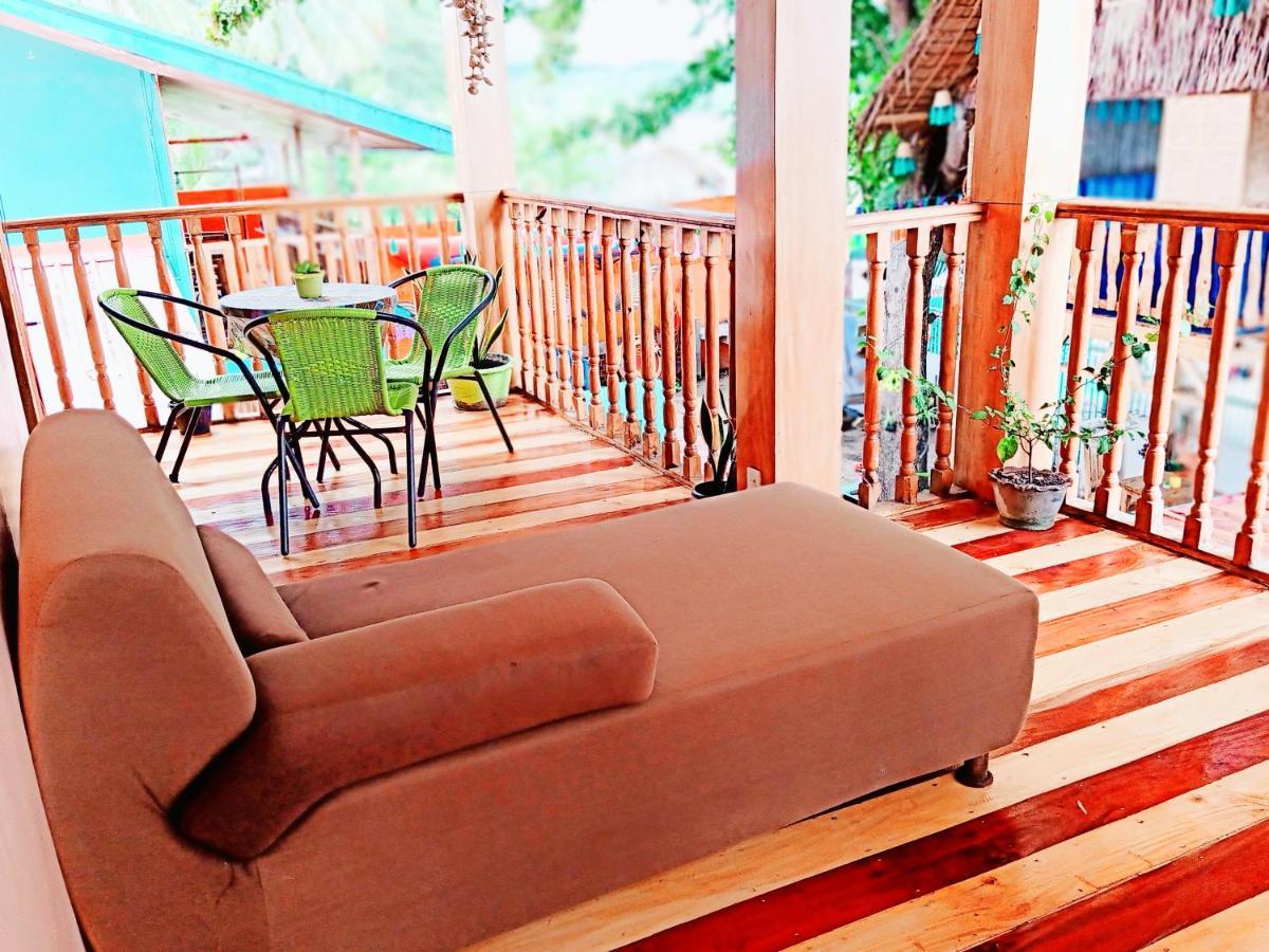 Smallfry'S Beach Resort Calatrava  Экстерьер фото